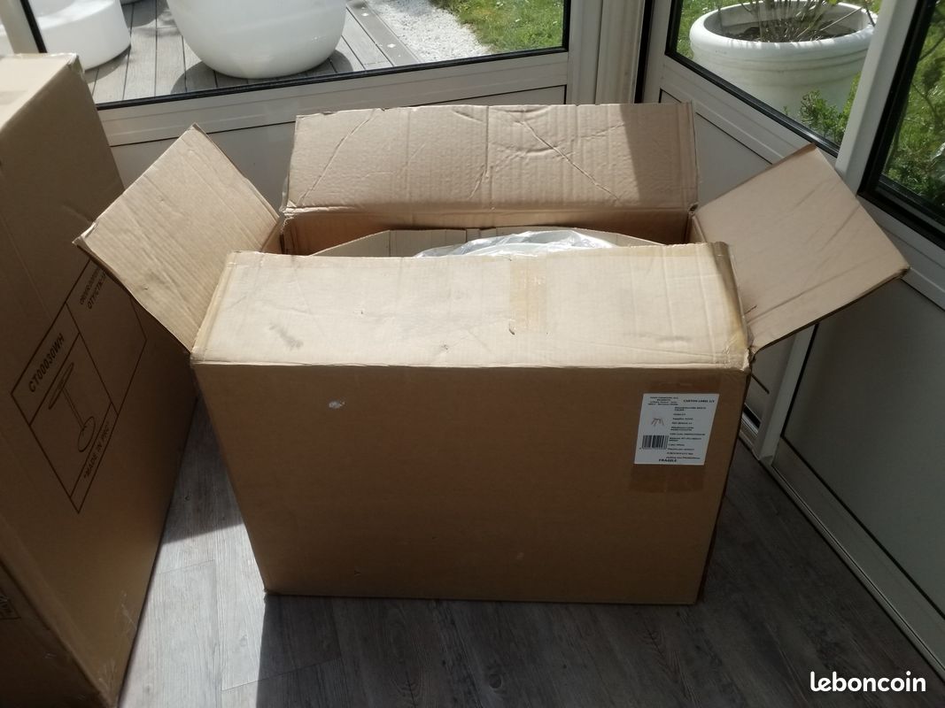Chaises neuve en carton (image 3)