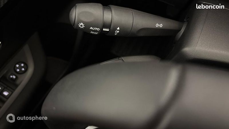 Peugeot 208 1.2 PureTech 100ch S&S Active (image 23)