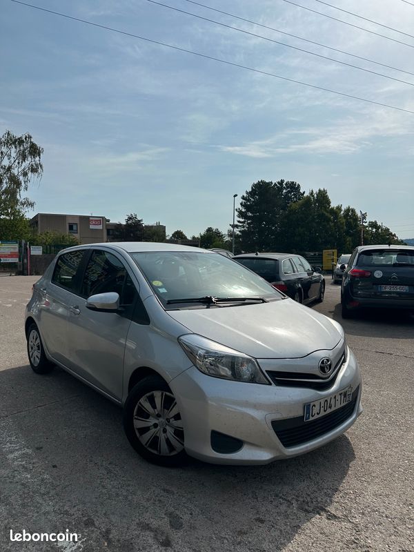 TOYOTA Yaris 3 1.4 D4-D 90 cv Boîte auto (image 3)