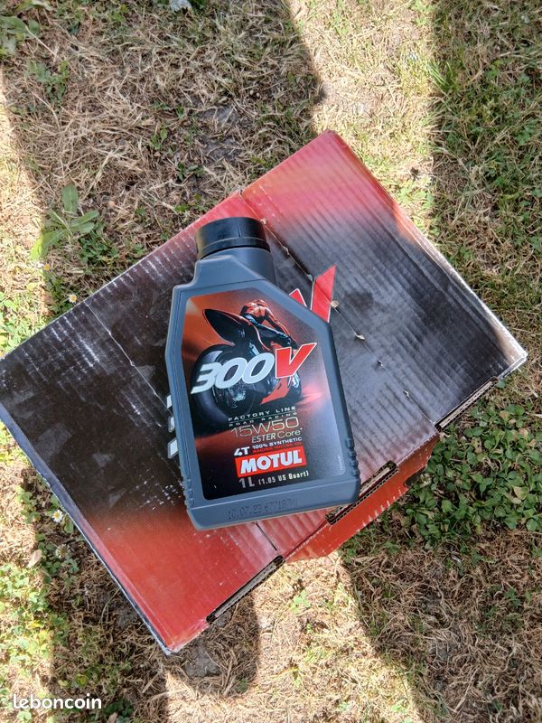 Huile motul 300v (image 1)
