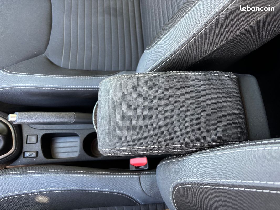 RENAULT CLIO IV dCi 90 eco2 Limited 90g (image 32)