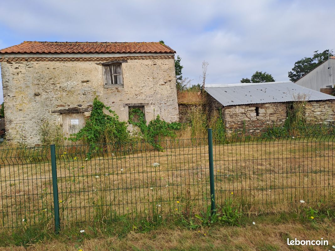 Vente de bâtiment de pierre sur terrain constructible (image 2)