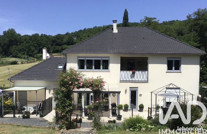 Propriété 9 pièces 208 m²