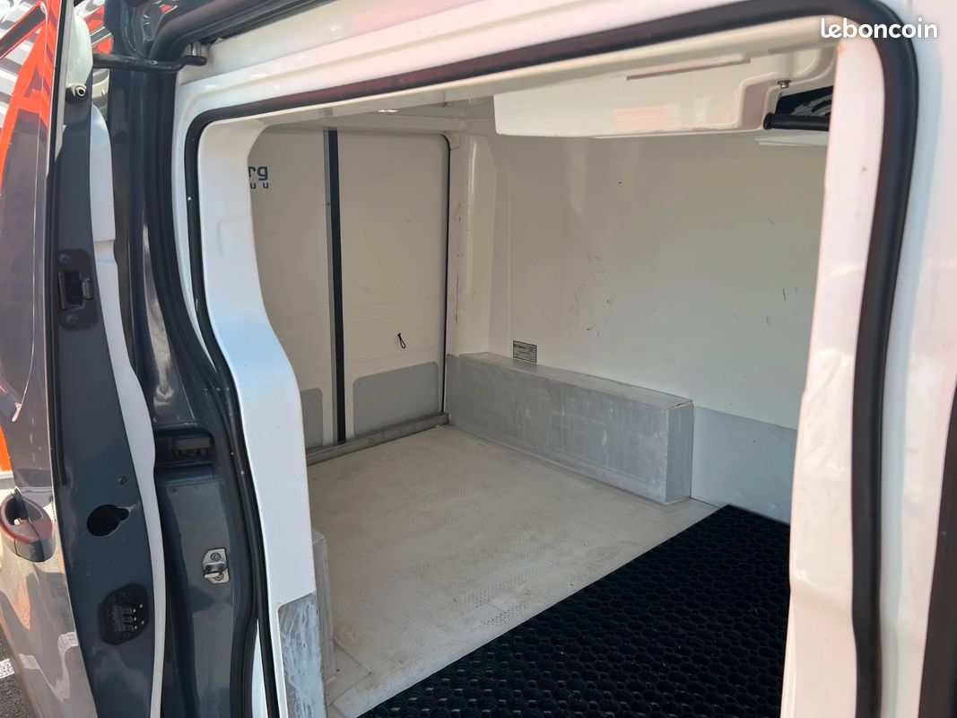 Renault trafic fourgon frigo l1h1 1000 kg 2.0l dci 120ch confort (image 34)