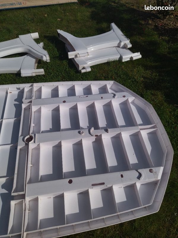 Table blanche de jardin (image 5)