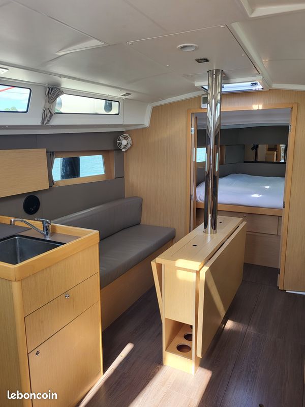 Voilier Bénéteau Oceanis 38.1 TBE (image 12)