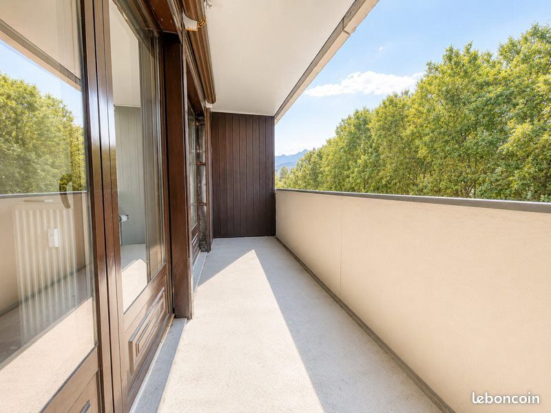 Appartement 3 pièces 65 m² · à Grenoble · 65 m² · 108 000 €