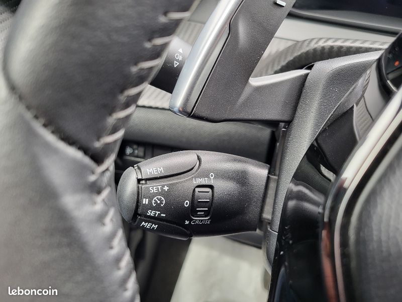 Peugeot 2008 1.2I HYBRID - 136 BV E-DCS6 ALLURE (image 4)