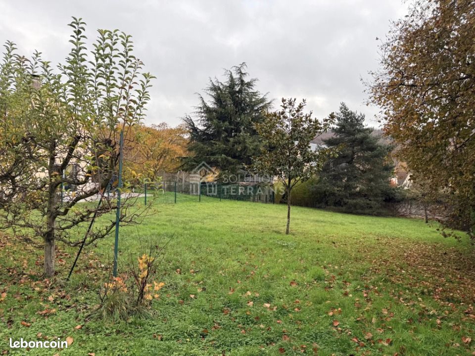 Terrain 800 m² · à Montlignon · 345 000 €