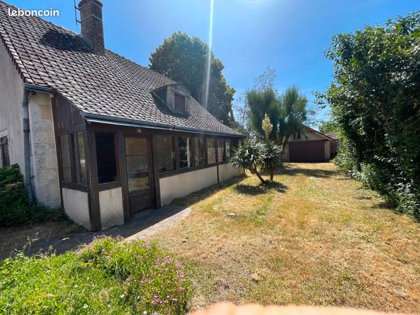 Maison à rénover avec grand terrain arboré de 1 862 m²