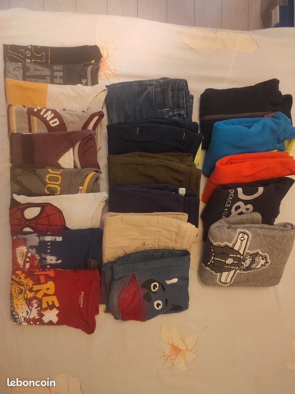 Lot t.shirts manches longues, pantalons, pulls taille 6 ans (image 1)
