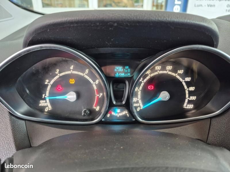 Ford Tourneo Courier 1.0E 100ch Titanium (image 20)