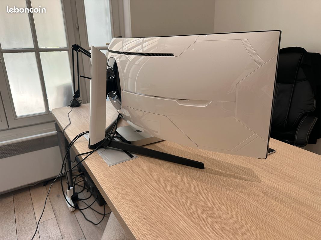 Samsung Odyssey Neo G9 49” – Mini-LED – 240 Hz – G95NA (image 4)