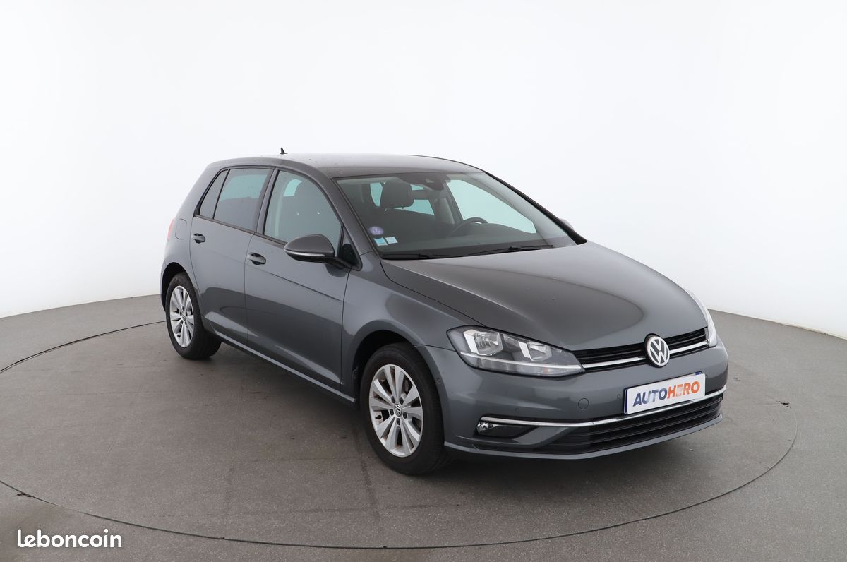 Volkswagen Golf VII 1.0 TSI BlueMotion Tech Confortline Business DSG7 5P 115 ch (image 4)