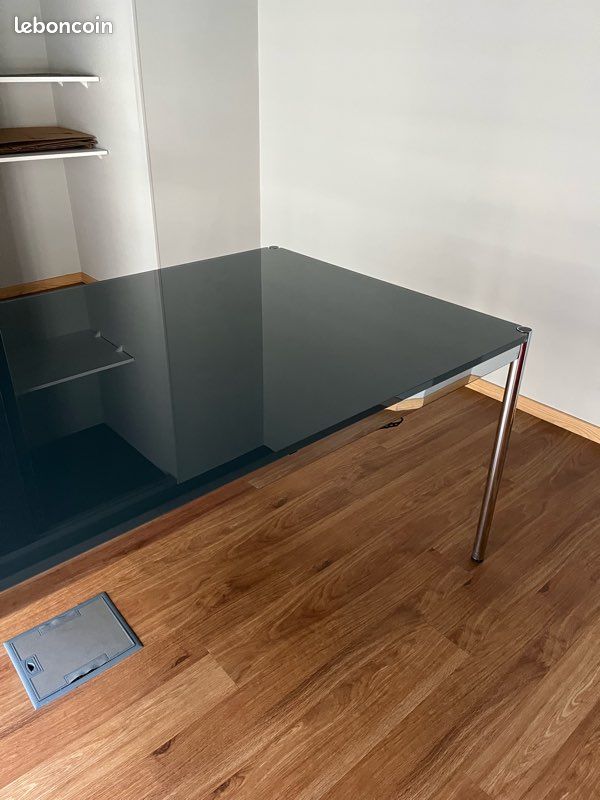 À vendre grand bureau de marque USM en parfait état (image 3)