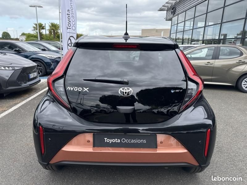 Toyota Aygo X 116h Graphic (image 23)
