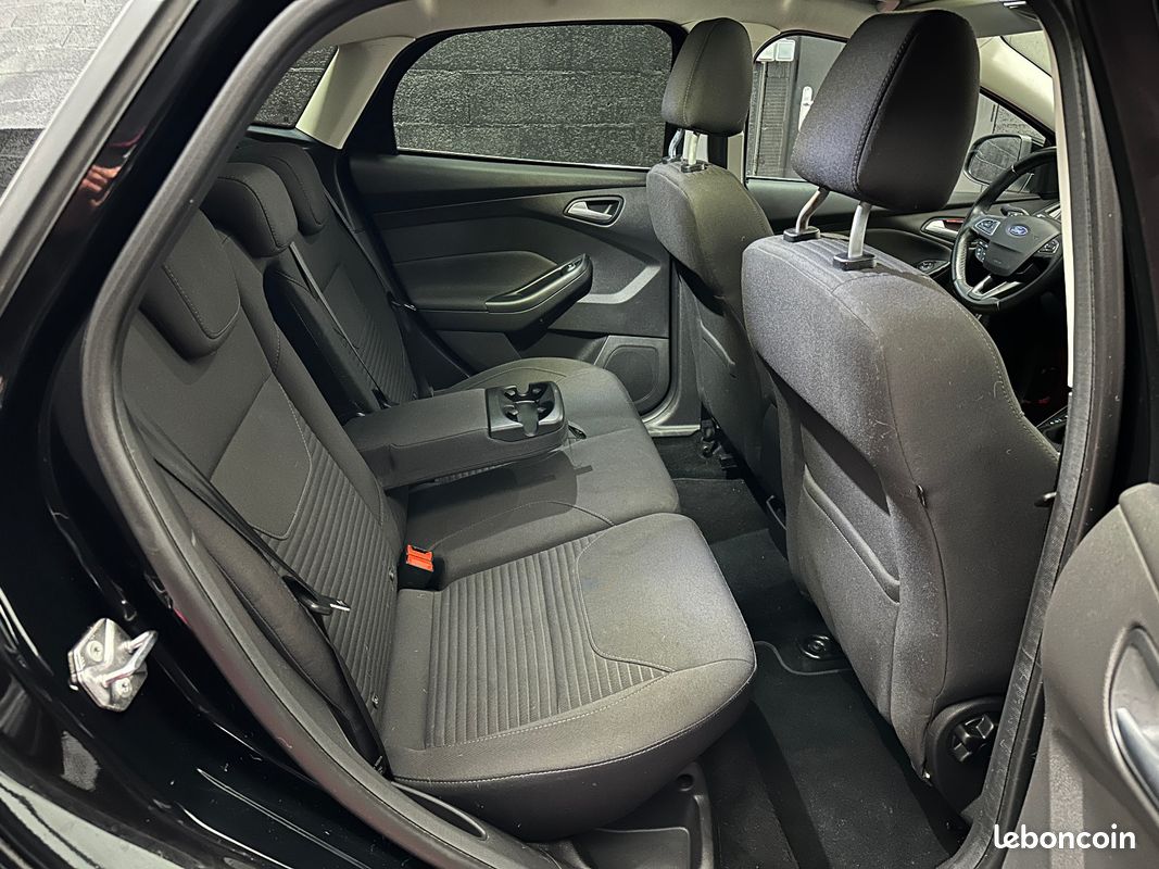 FORD FOCUS 1.0 EcoBoost 125ch Titanium (image 18)