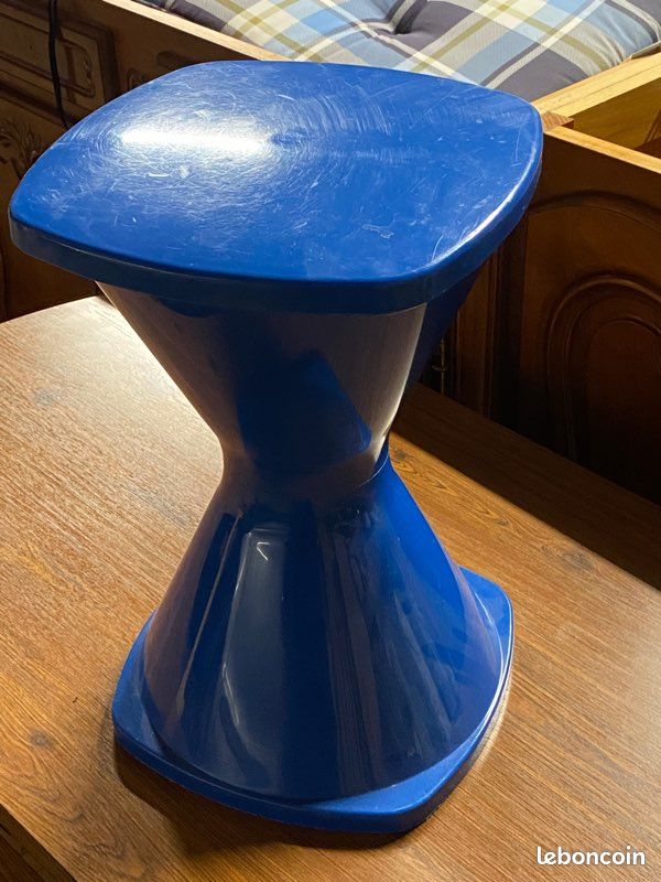 Tabouret plastique (image 1)