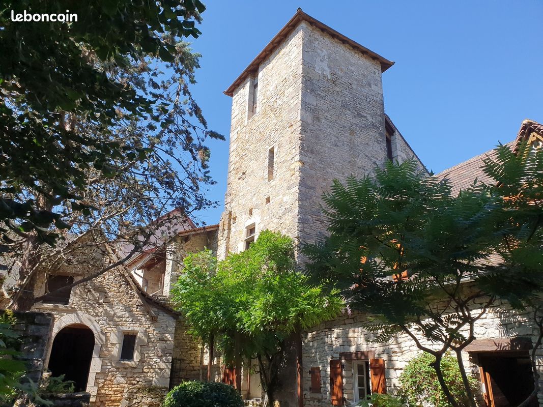 Maison 7 pièces 200 m² · à Villeneuve · 200 m² · 243 000 €