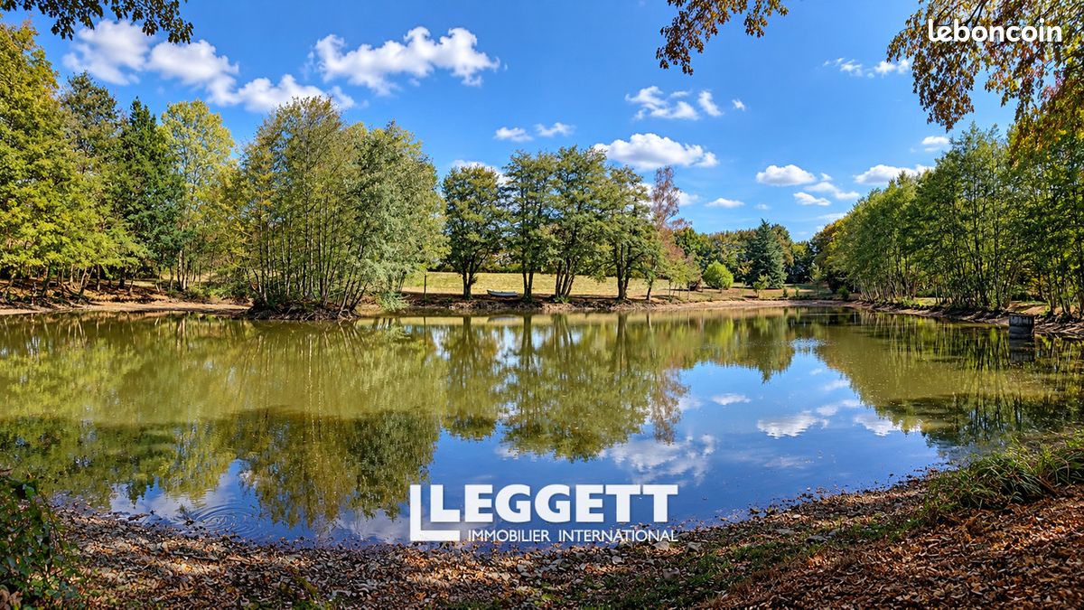 Terrain 16 820 m² La Cellette · 81 000 €