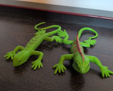 STOBOK - Figurine Lézard En Plastique - 13 Cm - Faux Reptile - Farce Halloween, Décoration, Jouet éducatif - Vert