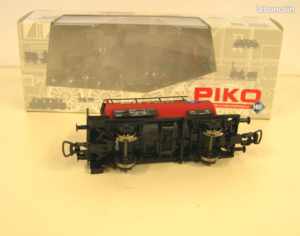 Wagon Citerne Millet SNCF ép.III - PIKO HO 97080 - Neuf En Boîte - Modélisme Ferroviaire