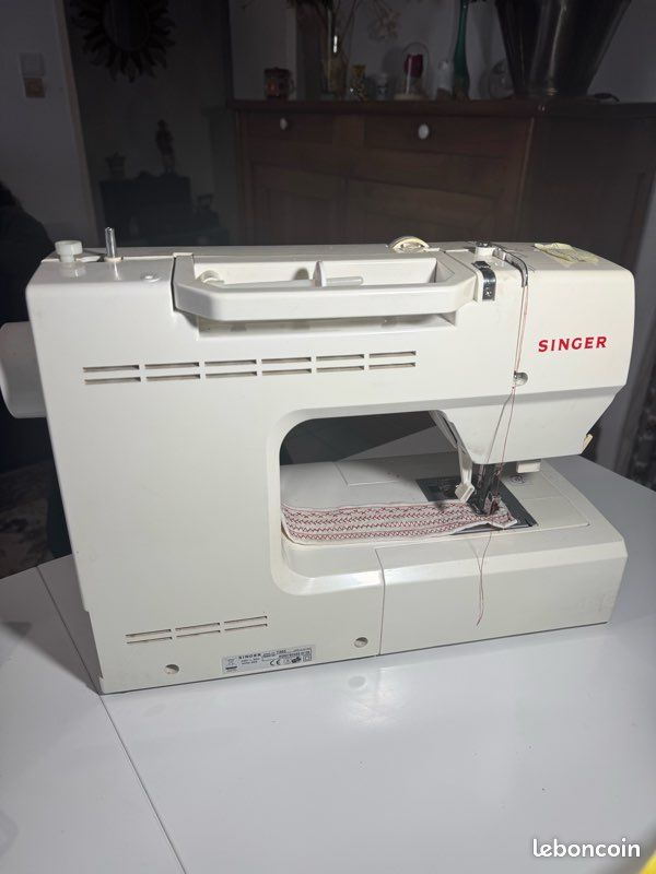 Machine à coudre SINGER (image 10)