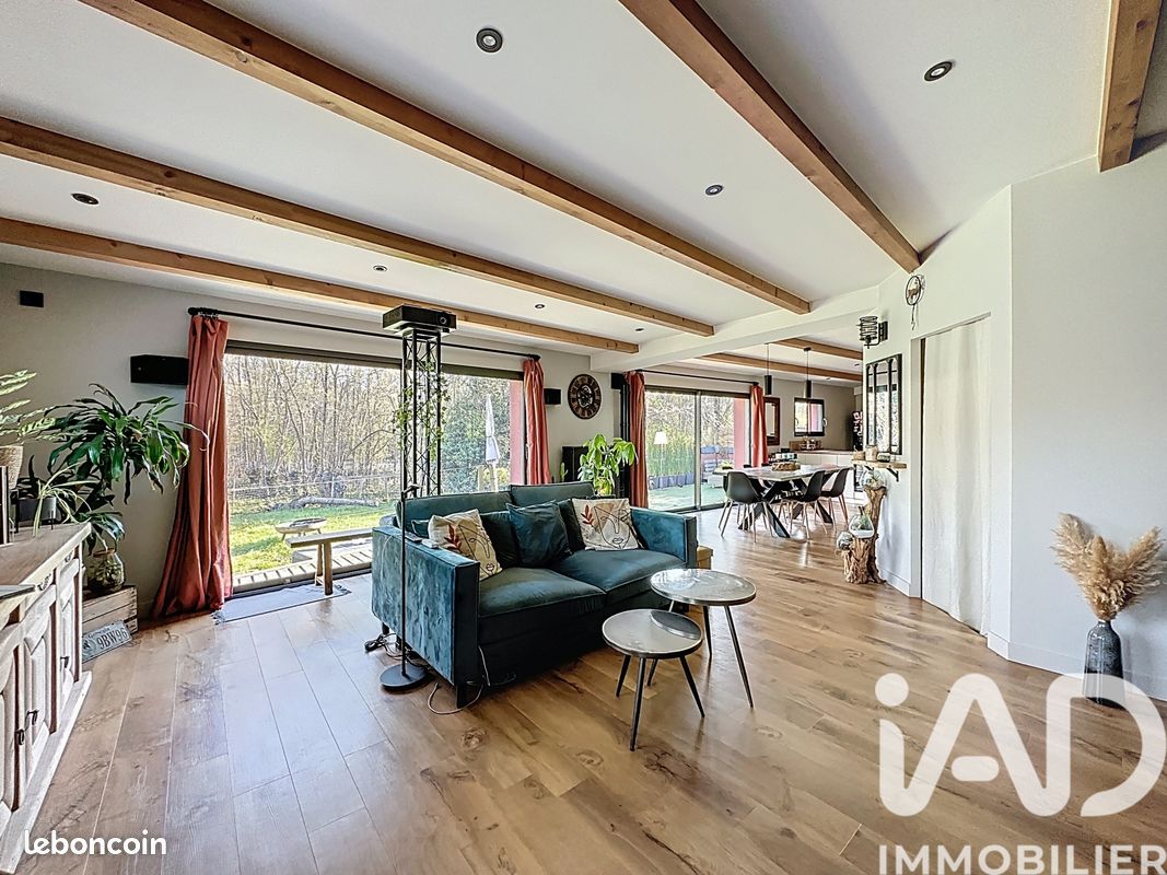 Maison 4 pièces 159 m² · à Nuaillé-d'Aunis · 159 m² · 280 000 €