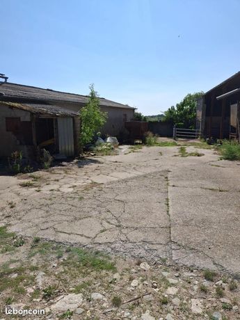 Maison 1 pièce 400 m²