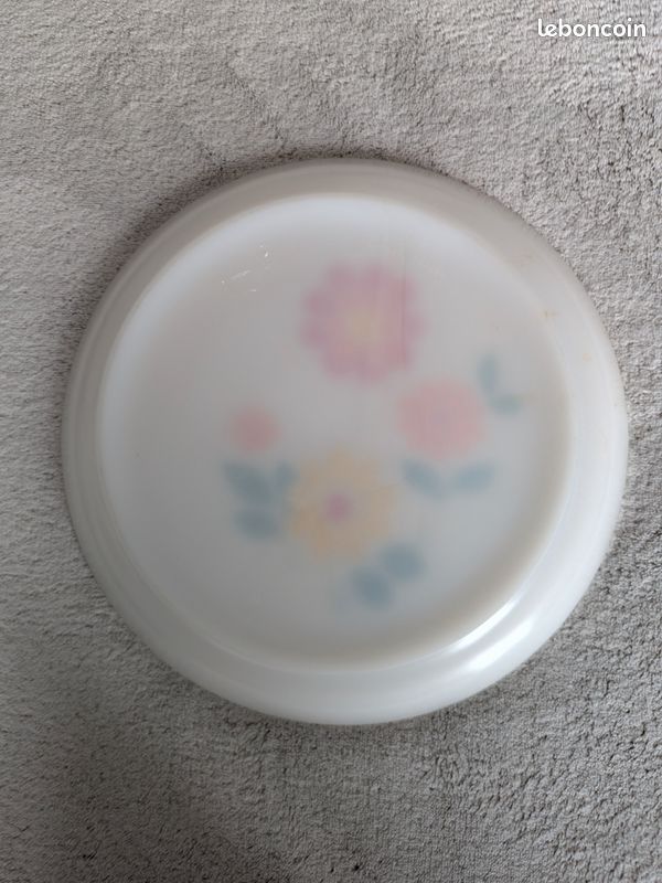 Assiete plate motif fleurs Arcopal diamètre 24cm (image 2)