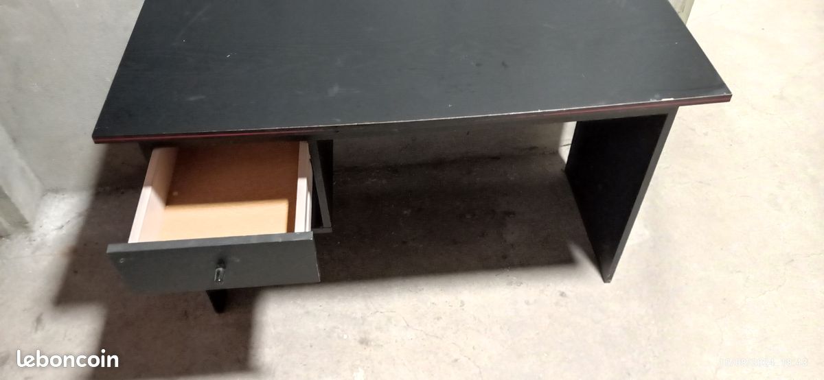 Bureau (image 2)