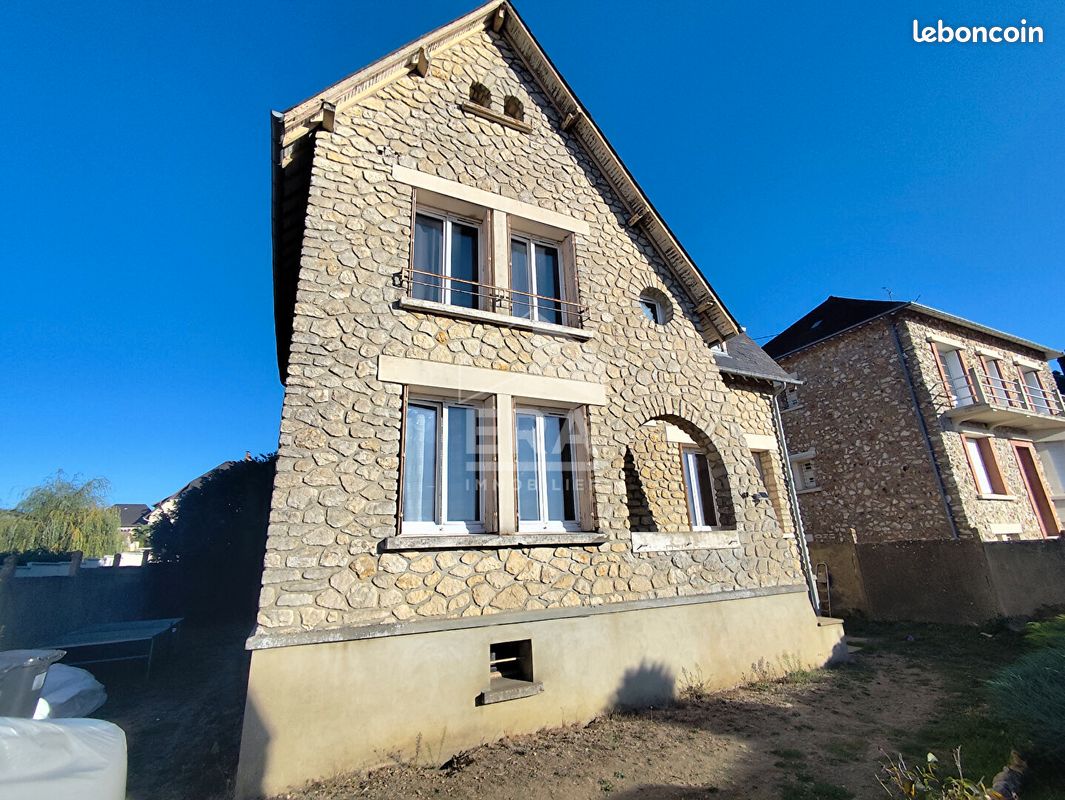Maison 6 pièces 105 m² · à Val-au-Perche · 105 m² · 139 300 €