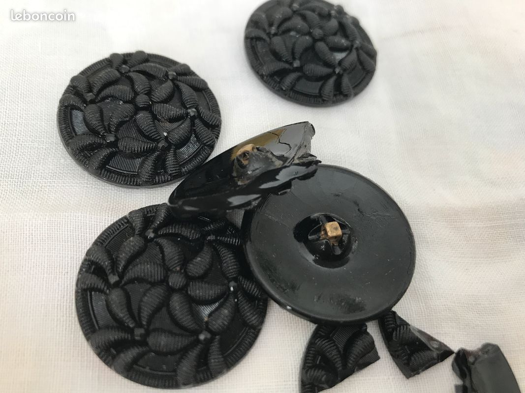 Bouton Ancien Haute Couture Torsadé - En Résine, Occasion, Pour Customisation