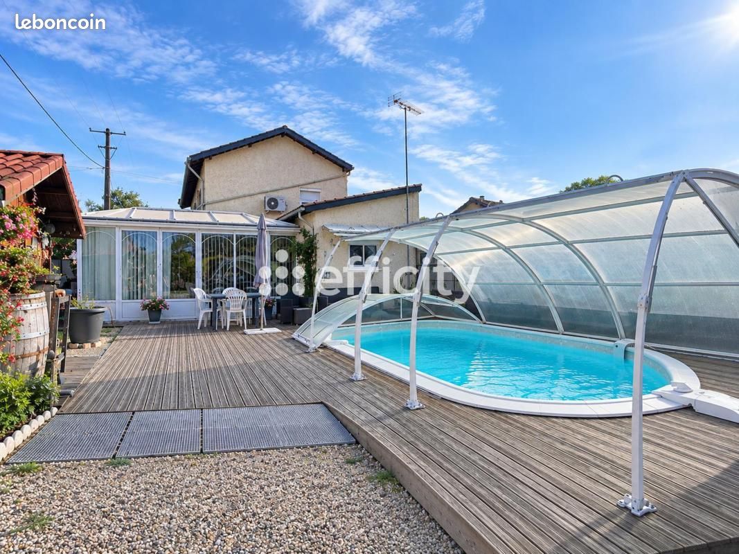 Maison 6 pièces 136 m² · à Abzac · 136 m² · 240 000 €