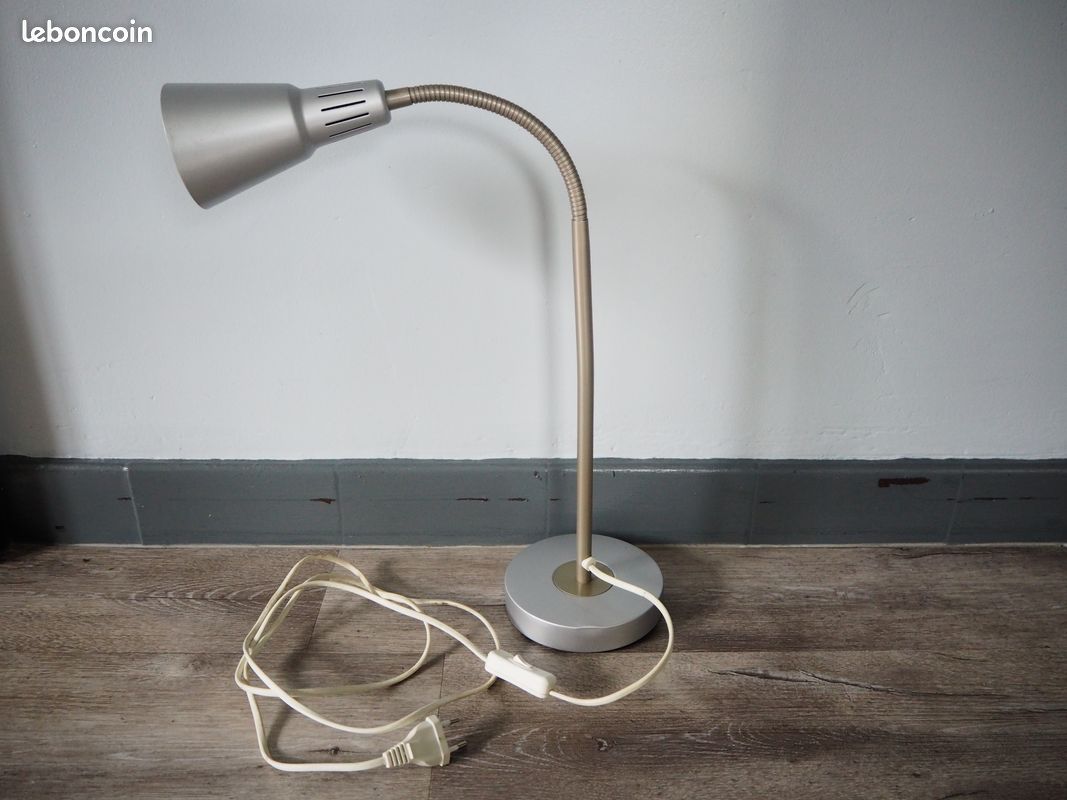 Lampe table chevet bureau éclairage art déco KVART IKEA design HAGBERG (image 1)