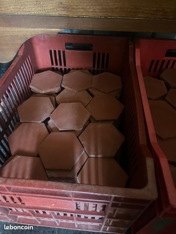 Vends tomette ancienne (image 1)
