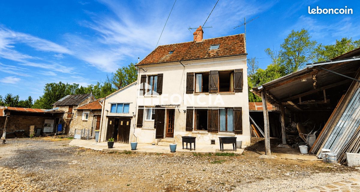 Maison 3 pièces 100 m² · à Nanteuil-Notre-Dame · 100 m² · 115 000 €