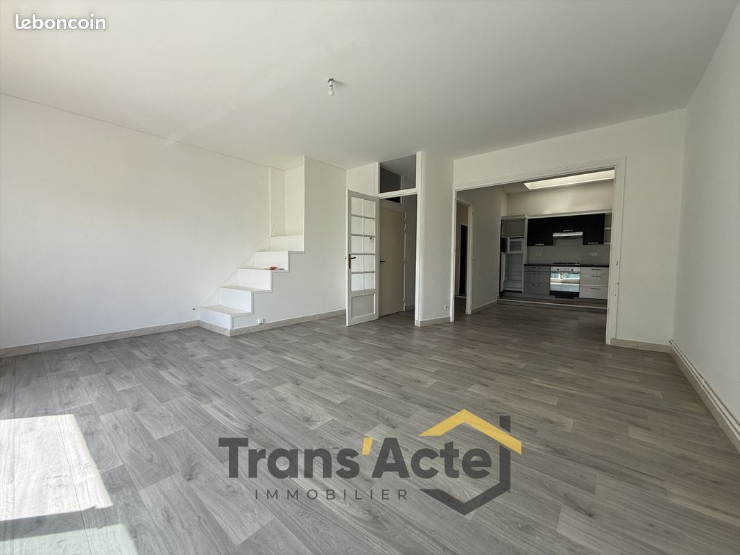 Appartement 3 pièces 82 m² · à Arras · 82 m² · 820 €