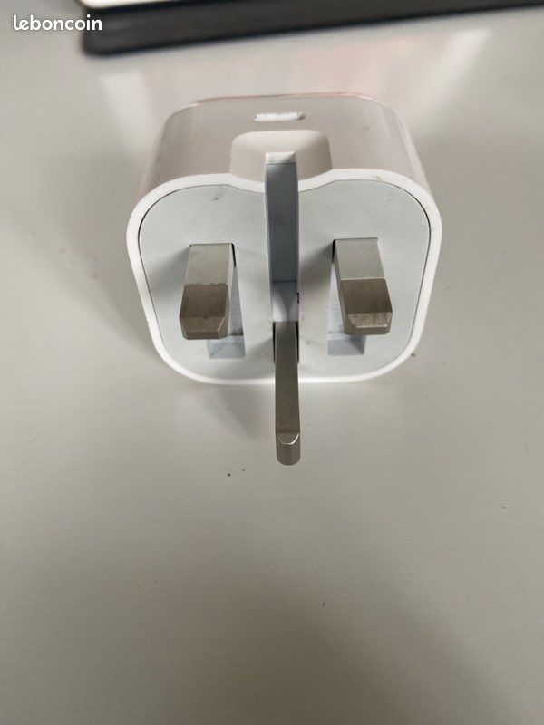 Adaptateur Apple UK (image 1)