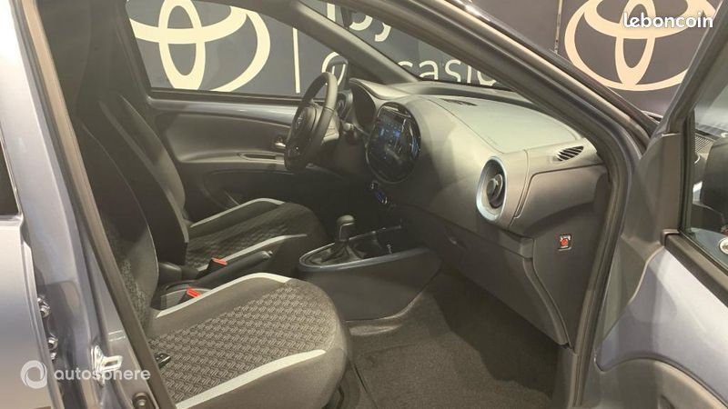 Toyota Aygo X 1.0 VVT-i 72ch Design S-CVT MY24 (image 15)
