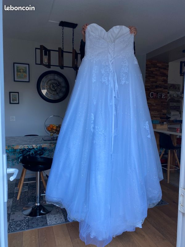Robe de mariée en parfait état acheté chez Églantine mariage (image 3)