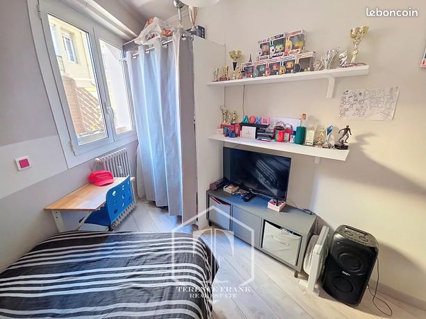 Appartement 4 pièces 77 m² — 14
