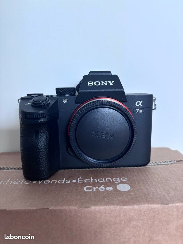 Boîtier Sony A7III + CHARGEUR BATTRIE (image 6)