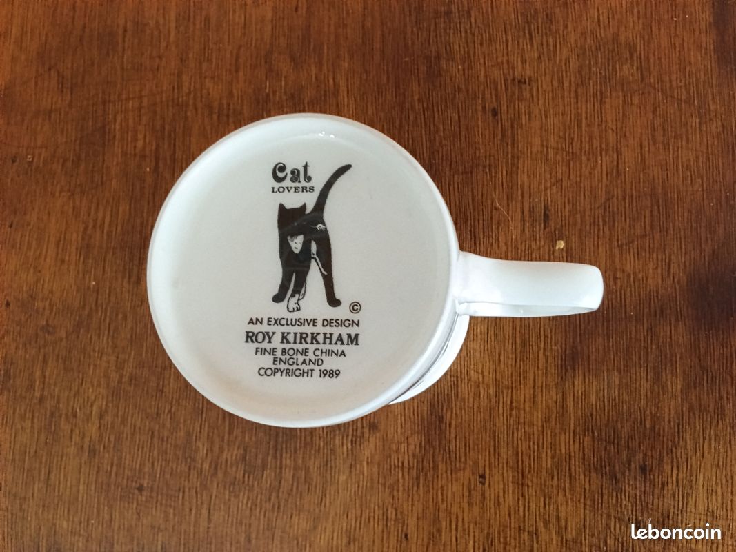 Mug en porcelaine fine « Cat Lovers » de Roy Kirkham présente une délicate illustration rétro de chats et de chatons jouant avec des pelotes de laine (image 7)