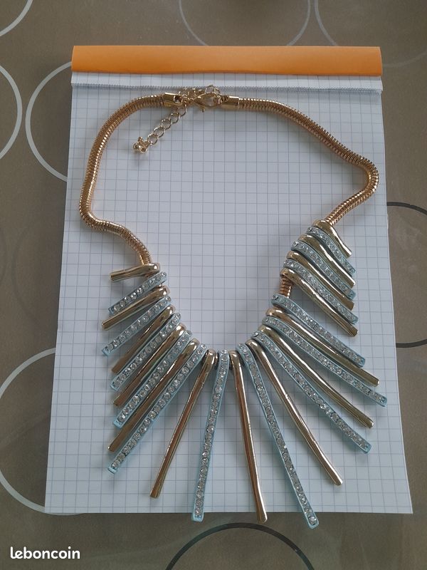 Superbe collier plastron (image 3)