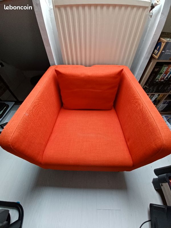 Fauteuil rouge (image 1)