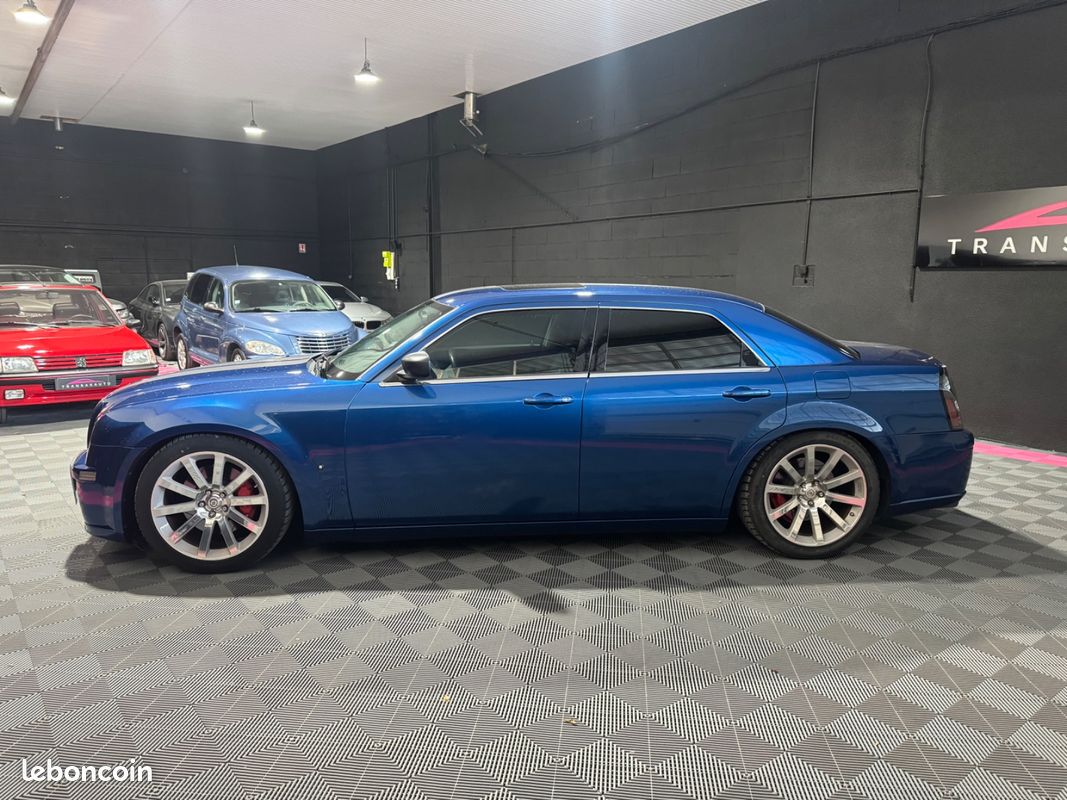 Chrysler 300c 6.1 v8 hemi srt-8 a (image 2)