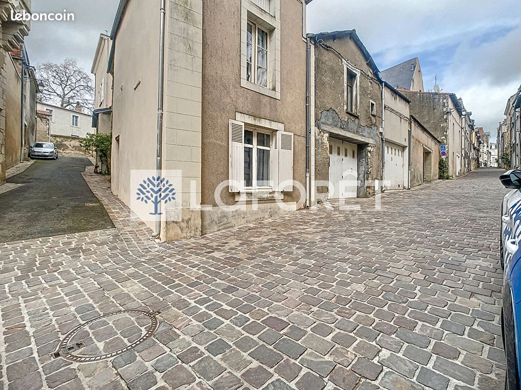Maison de ville 5 pièces 95 m² - Thouars 79100 (image principale 0)