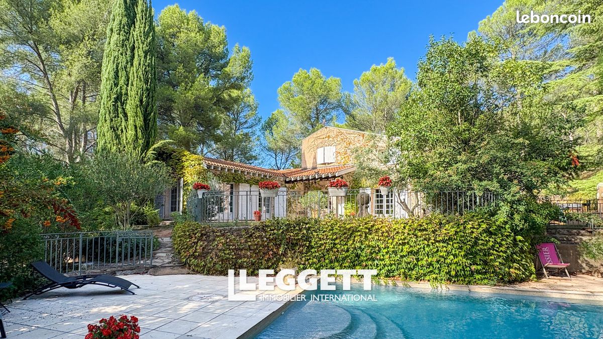 Maison 8 pièces 250 m² · à Châteauneuf-le-Rouge · 250 m² · 1 290 000 €