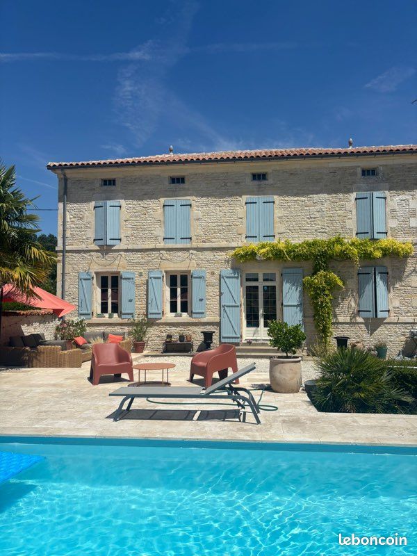 Grande maison avec piscine en Charente maritime (image 1)